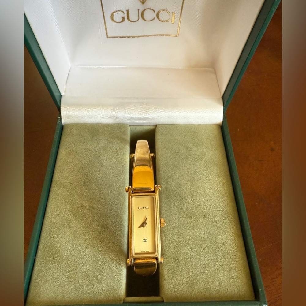Gucci 1500 Series Watch Gold with original box, warranty card  & New battery
